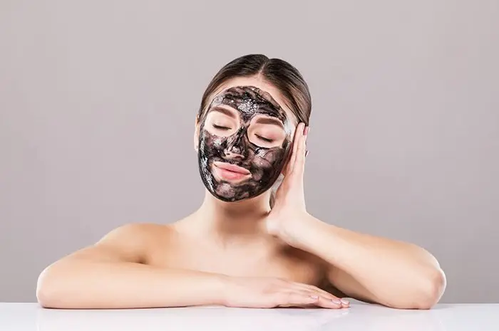 Activated Charcoal Mask With Detox Effect