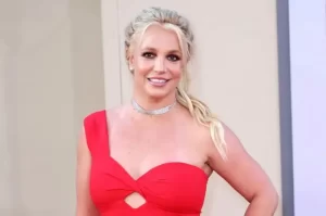 Britney Spears Makeup Tips for a Dazzling Look