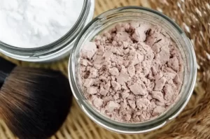 How to Make Mineral Makeup Yourself