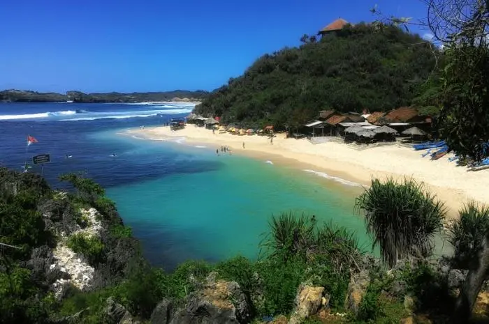 Ngandong Beach in Gunung Kidul, A Hidden Paradise with White Sand and Beautiful Sea Views